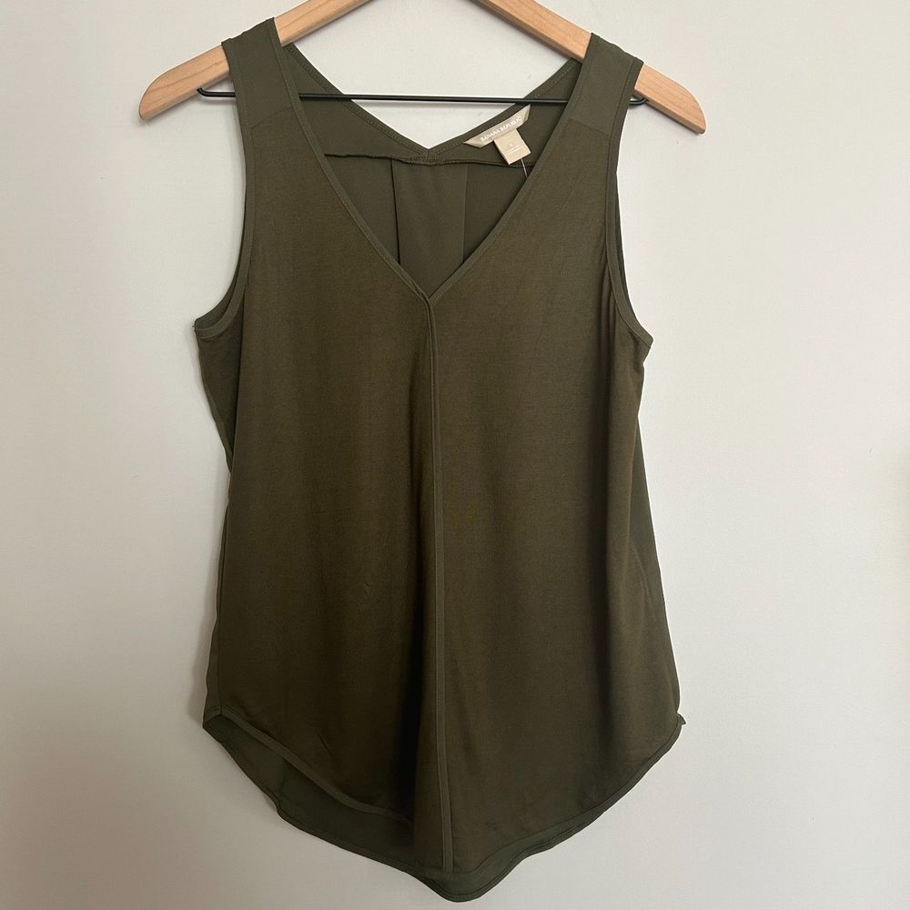 Banana Republic Mixed Medium Top Shell